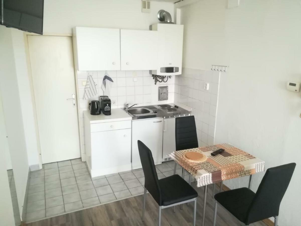 Ferienwohnung Hietzing Vienna Esterno foto